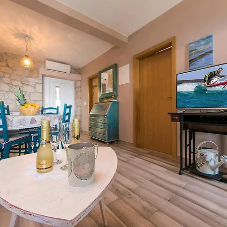 Apartament Mala Cele *